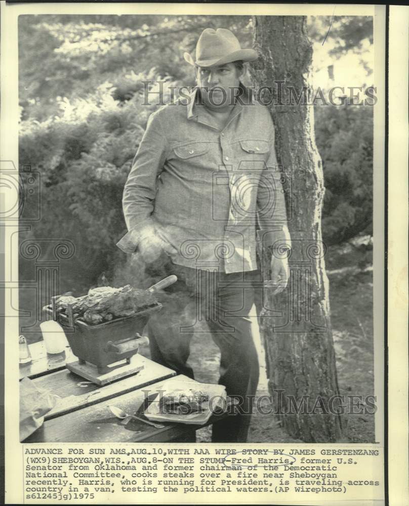 1975 Press Photo Former Senator Fred Harris cooks steaks in Sheboygan, Wisconsin