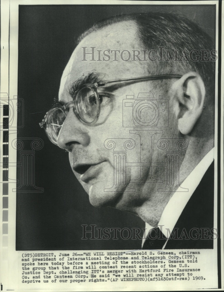 1969 Press Photo ITT President Harold Geneen speaks at stockholders meeting