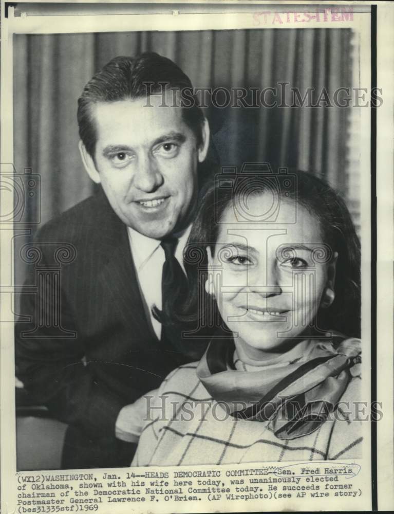 1969 Press Photo Democratic National Committee Chairman Senator Harris & wife