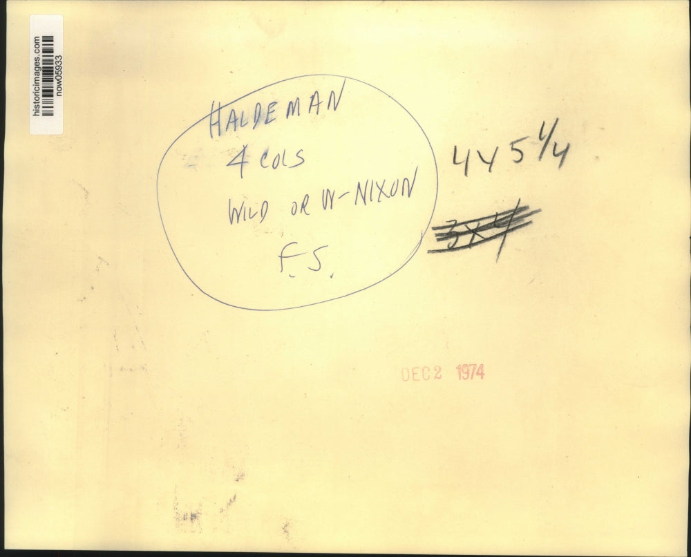 1974 Press Photo H. R. Haldeman & family arrive at U.S. District Court