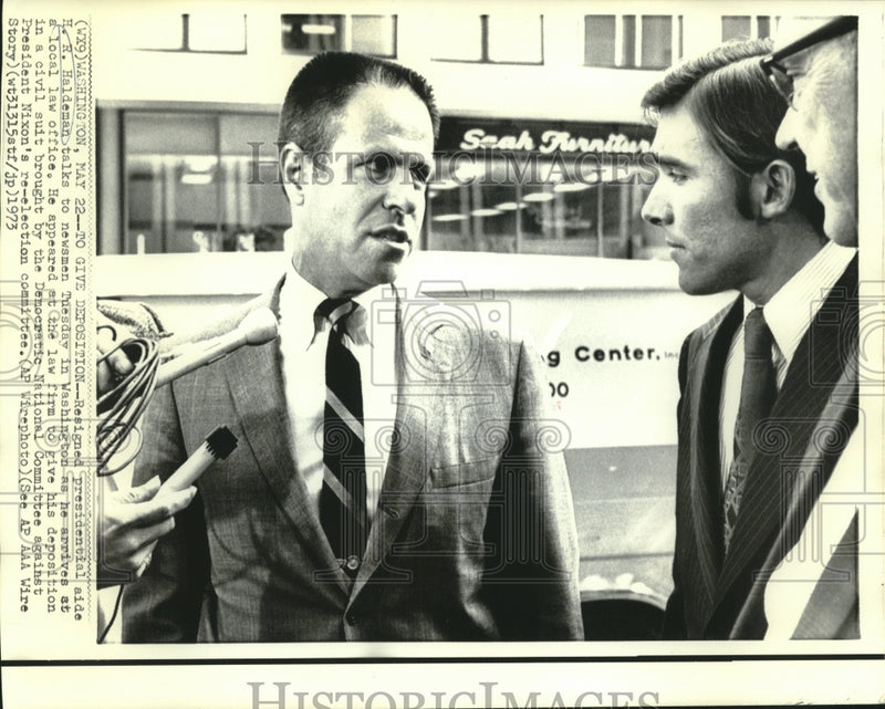 Load image into Gallery viewer, 1973 Press Photo Resigned Presidential aide Haldeman talks to newsmen
