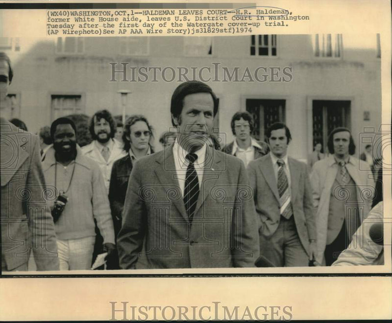 Load image into Gallery viewer, 1974 Press Photo H.R. Haldeman leaving U.S. District Court in Washington
