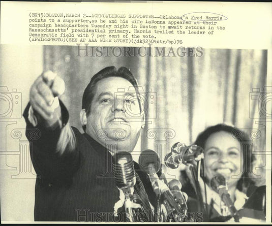 1976 Press Photo Fred Harris & wife at Massachusetts' campaign headquarters