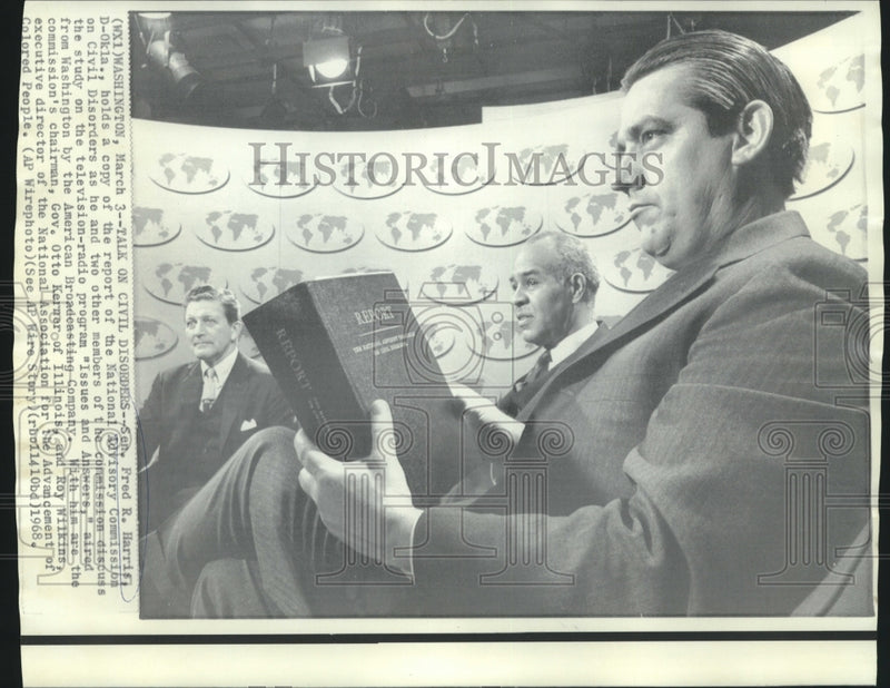 Load image into Gallery viewer, 1968 Press Photo Senator Harris &amp; other members of National Advisory Committee
