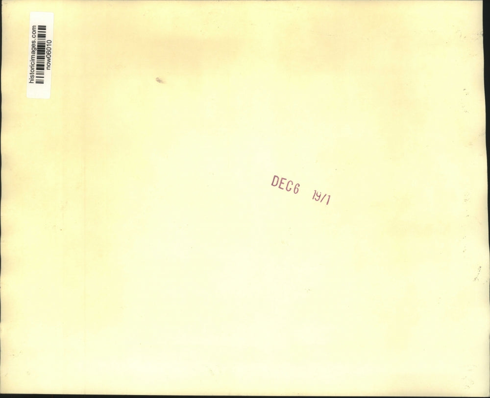 1971 Press Photo Senator Harris on Grand Ole Opry stage with String Bean & Ivey