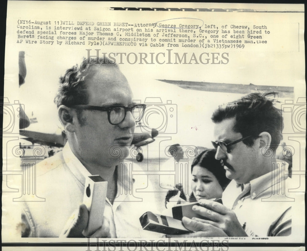 1969 Press Photo Attorney George Gregory interviewed at Saigon airport