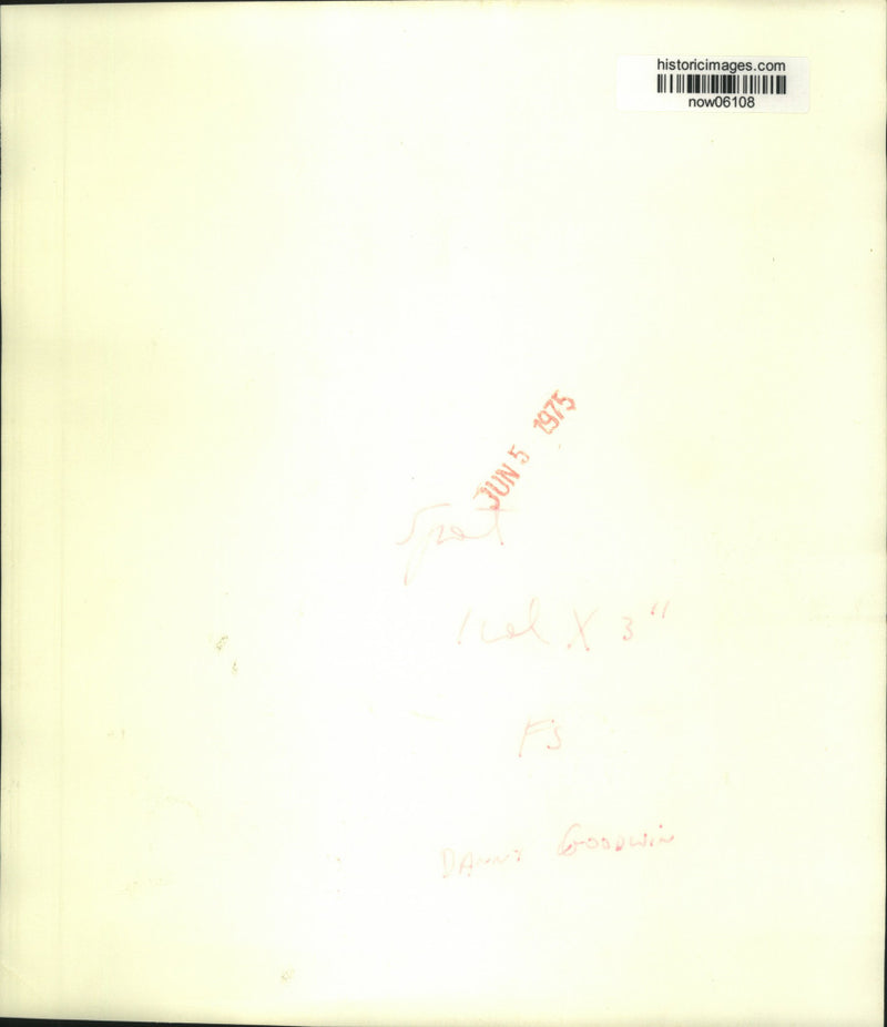 Load image into Gallery viewer, 1975 Press Photo Top Draft choice Danny Goodwin with Southern University diploma
