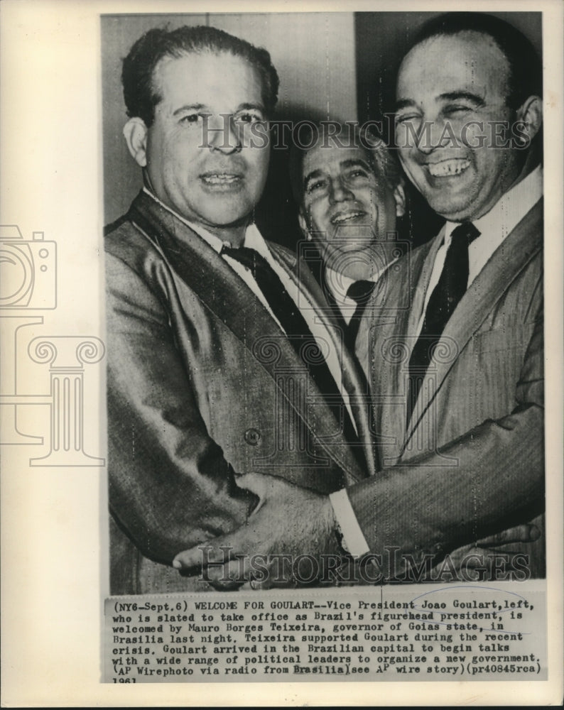 Load image into Gallery viewer, 1961 Press Photo Vice President Goulart welcomed to Brasilia by Gov. Teixeira.
