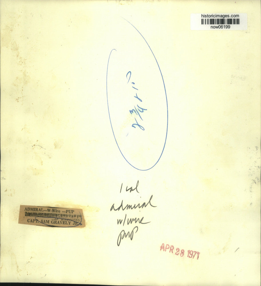 1971 Press Photo Captain Sam Gravely, Jr., aboard ship - now06199