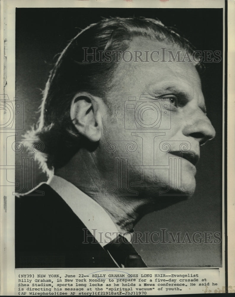 1970 Press Photo Evangelist Billy Graham holds news conference in New York