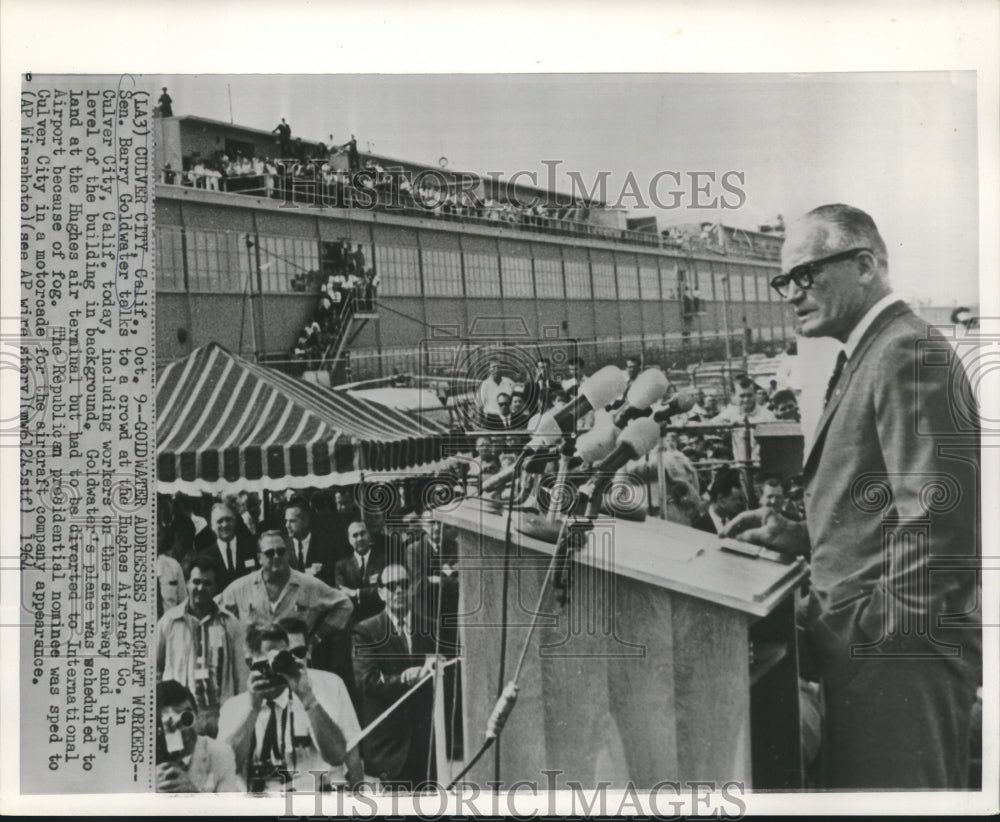 1964 Press Photo Senator Goldwater addresses workers at Hughes Aircraft in CA