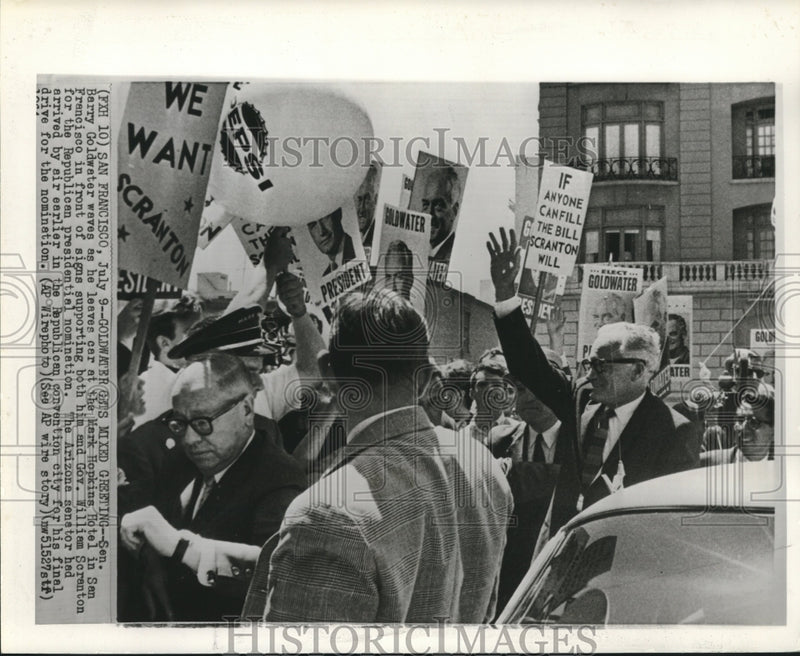 Load image into Gallery viewer, 1964 Press Photo Senator Goldwater at Mark Hopkins Hotel with mixed support

