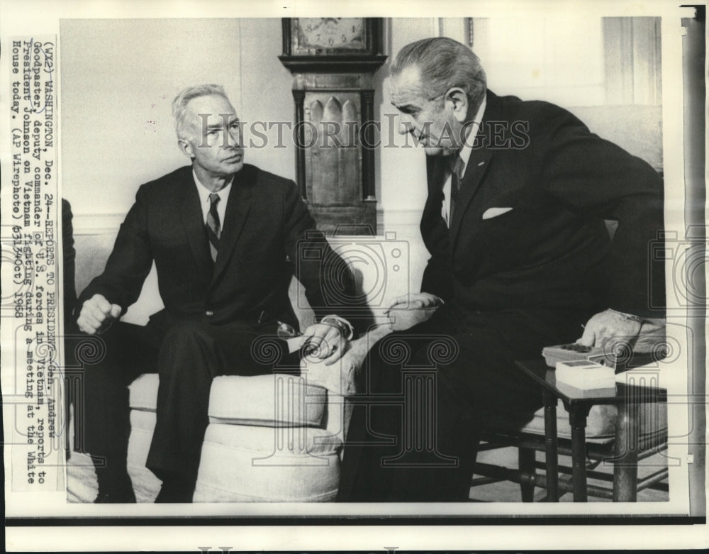 1968 Press Photo General Goodpaster meets with President Johnson at White House