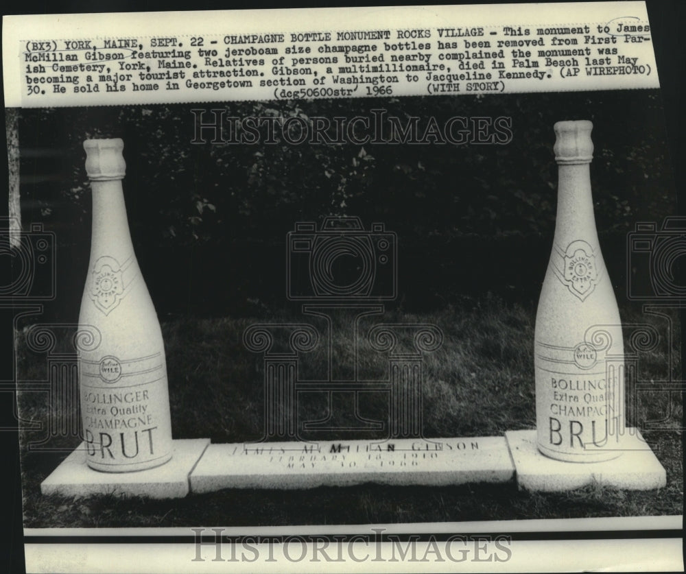 1966 Press Photo James Gibson's champagne bottle monument in York, Maine