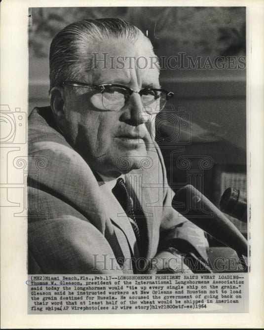 1964 Press Photo Longshoremen President Thomas Gleason halts wheat loading