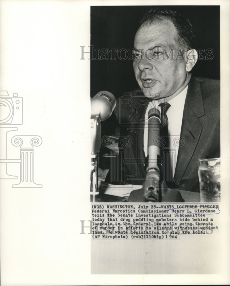 Load image into Gallery viewer, 1964 Press Photo Federal Narcotics Commissioner Giordano at Senate Investigation
