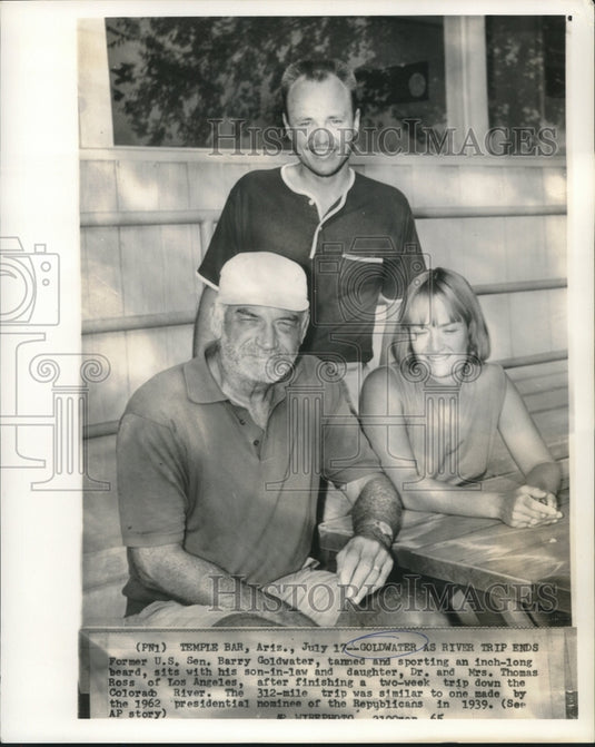 1965 Press Photo Arizona-Former Senator Goldwater with daughter and son-in-law