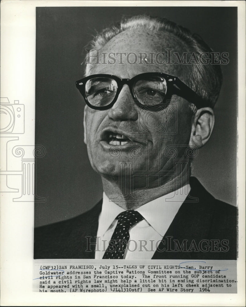 Load image into Gallery viewer, 1964 Press Photo Senator Goldwater addresses Captive Nations Committee in CA
