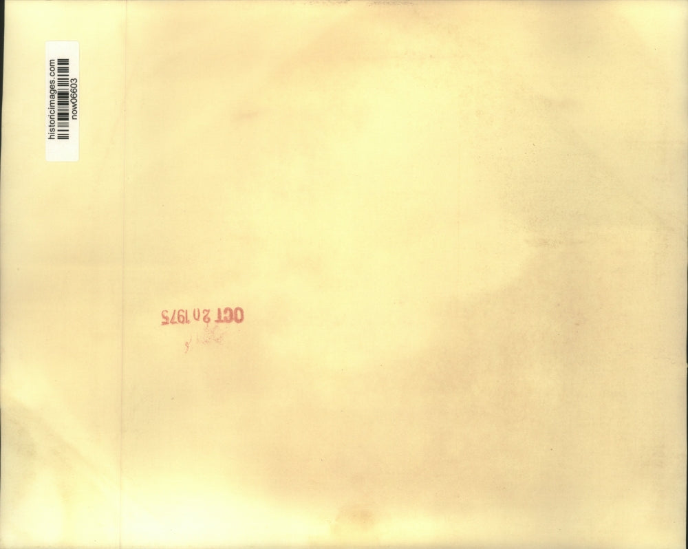 1975 Press Photo Giscard d'Estaing & Leonid Brezhnev sign Soviet-French pact