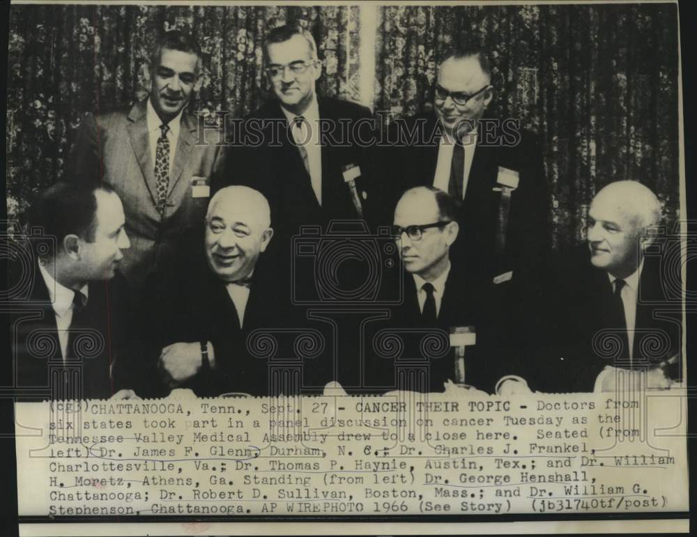 1966 Press Photo Dr. James Glenn &amp; others at Tennessee Valley Medical Assembly