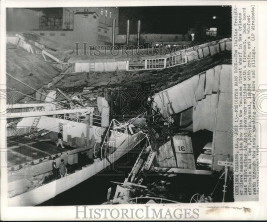1963 Press Photo Italian freighter Glove rams Toulouse Street wharf - now06675
