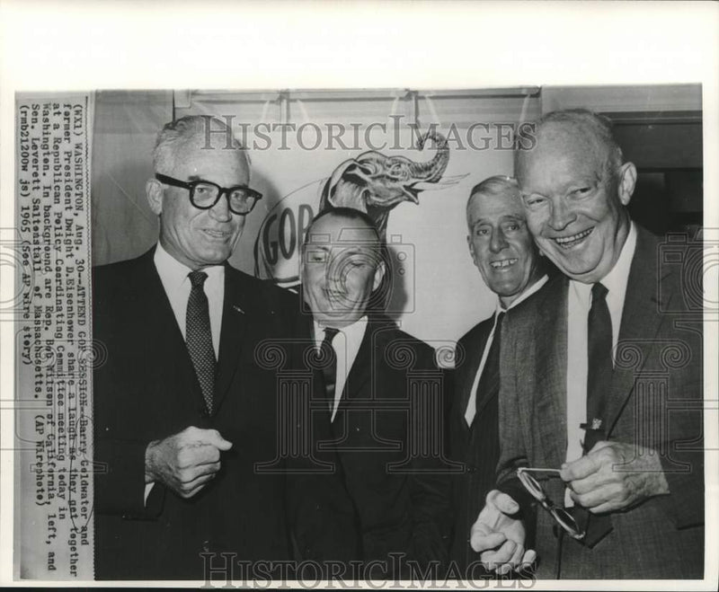 Load image into Gallery viewer, 1965 Press Photo Barry Goldwater &amp; Eisenhower laugh with others at GOP session
