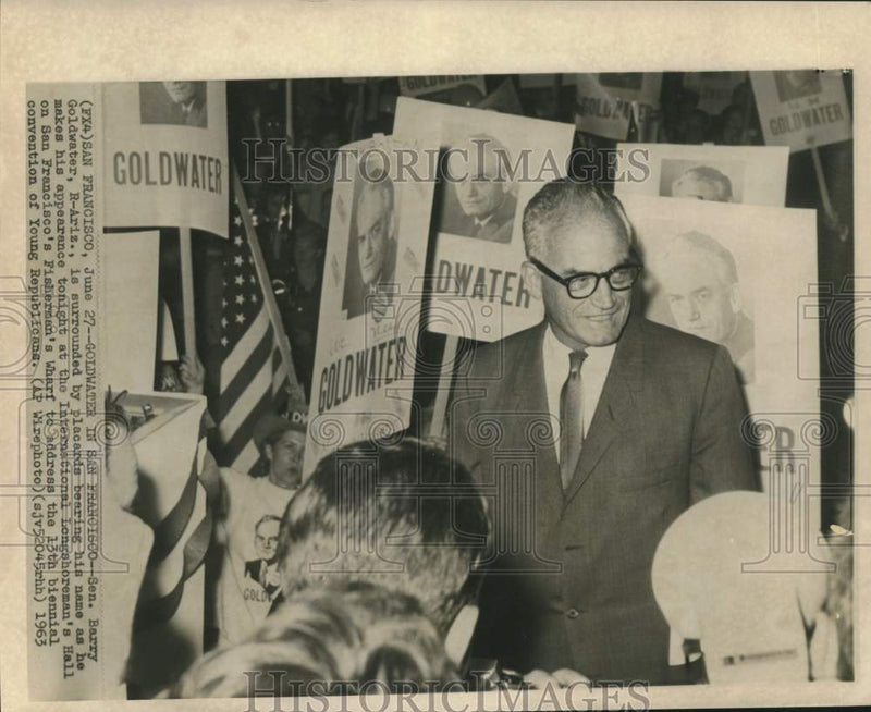 Load image into Gallery viewer, 1963 Press Photo Senator Goldwater addresses Young Republicans Convention in CA
