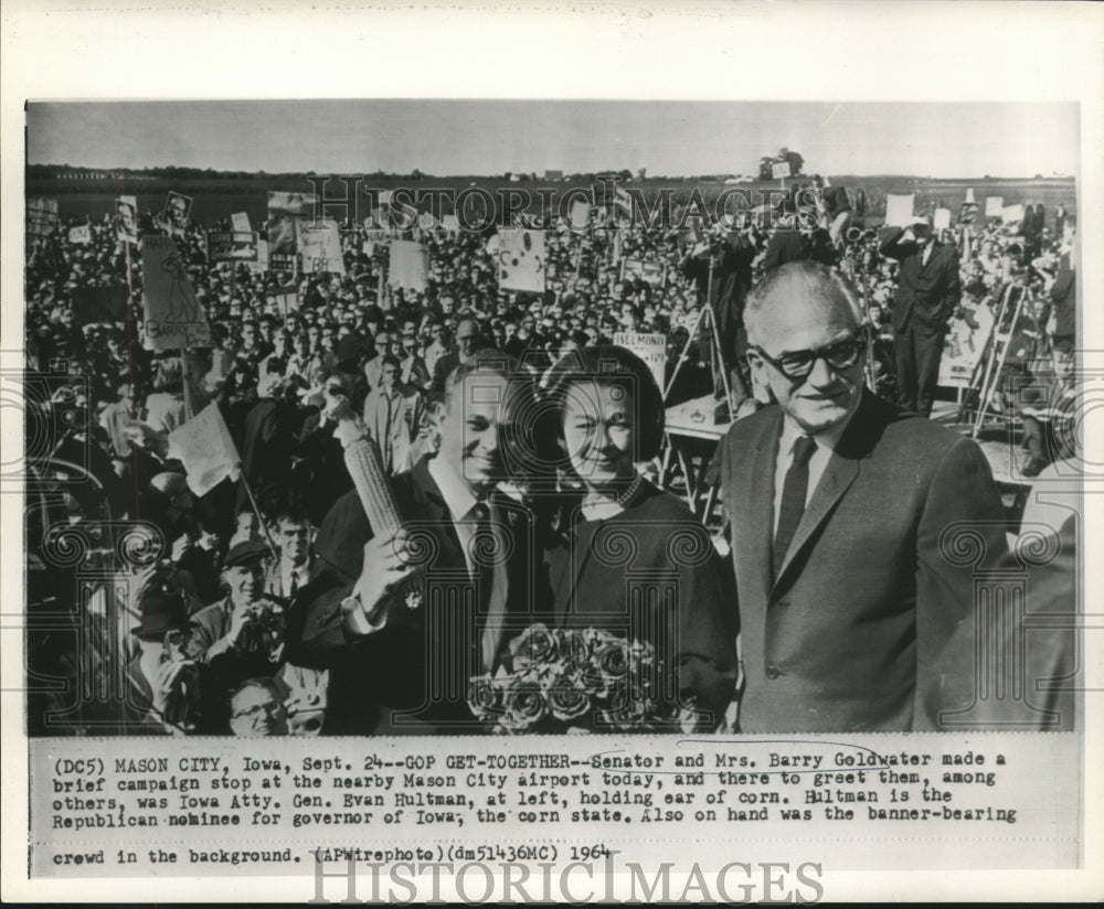 1964 Press Photo Senator &amp; Mrs. Goldwater with IA Attorney General Hultman