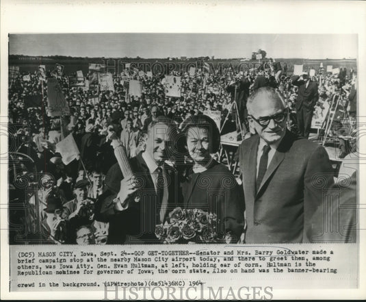1964 Press Photo Senator & Mrs. Goldwater with IA Attorney General Hultman