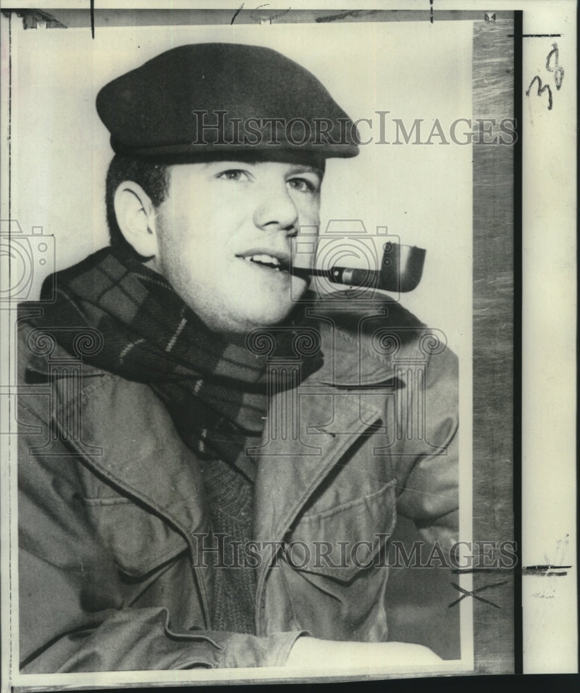 1966 Press Photo Craddock Gilmour of NJ, held in Soviet confinement for theft.