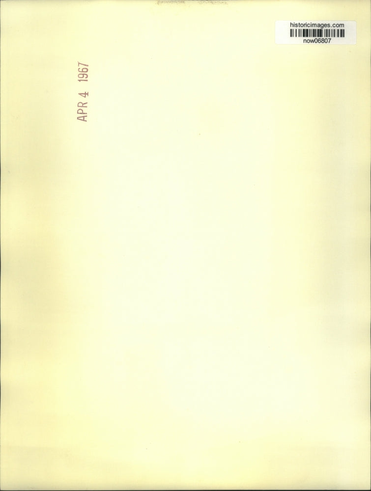 1967 Press Photo Richard Speck's defense attorney Gerald Getty waves