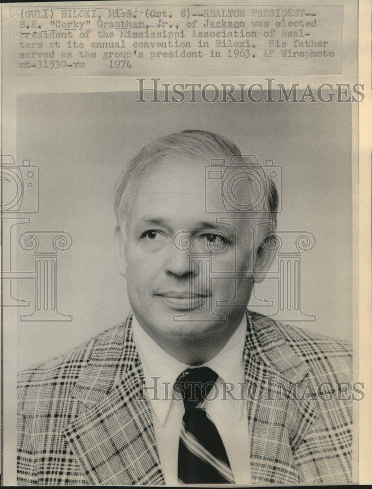 Load image into Gallery viewer, 1974 Press Photo President of MS Association of Realtons, B.E. Grantham, Jr.
