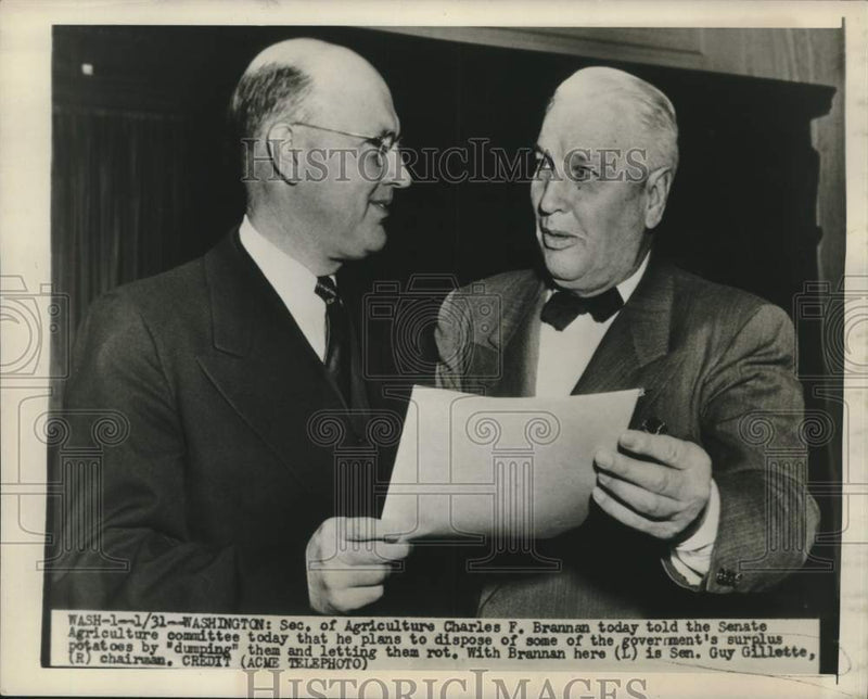 Load image into Gallery viewer, 1950 Press Photo Senator Guy Gillette &amp; Charles Brannan at Senate Agriculture
