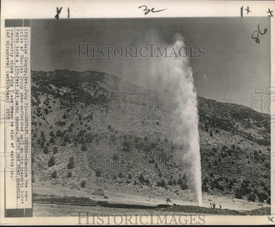 1959 Press Photo Hot water geyser spouts on Charles Crump's Oregon property