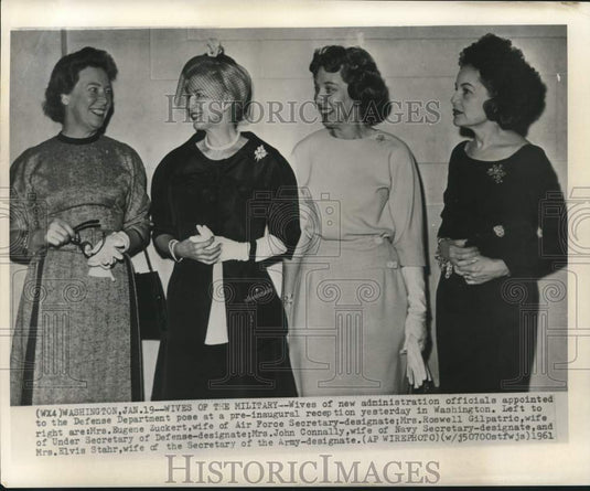 1961 Press Photo Mrs. Roswell Gilpatric & other wives of Defense officials