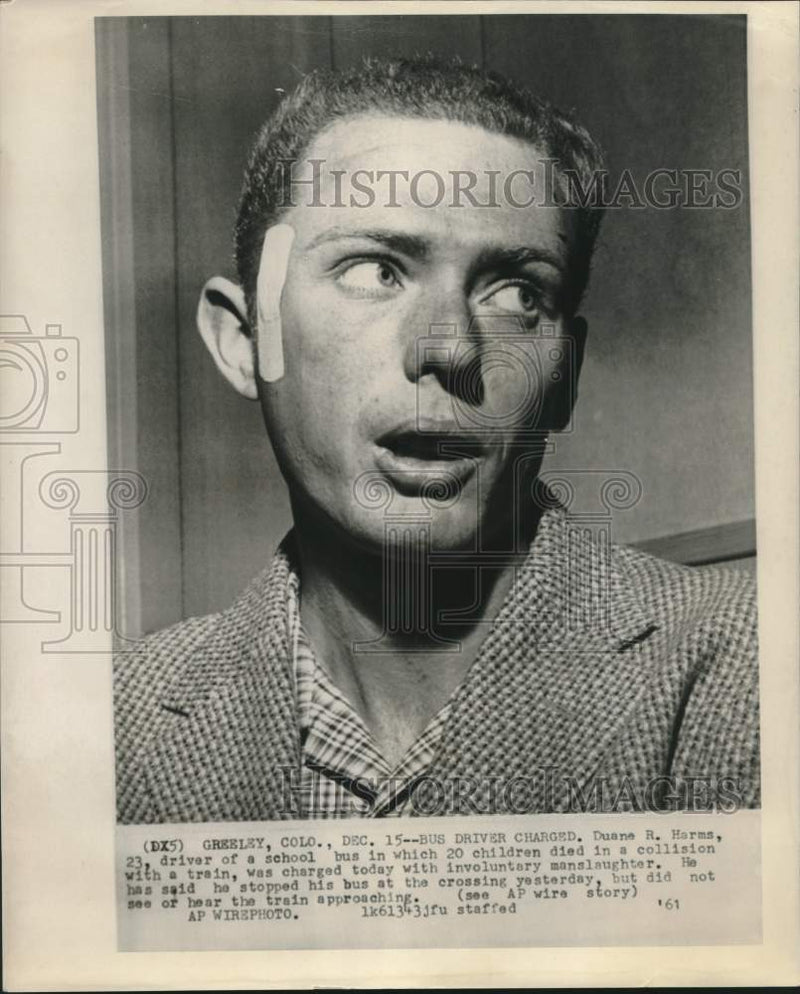 Load image into Gallery viewer, 1961 Press Photo Duan Harms, school bus driver in Colorado - now07099
