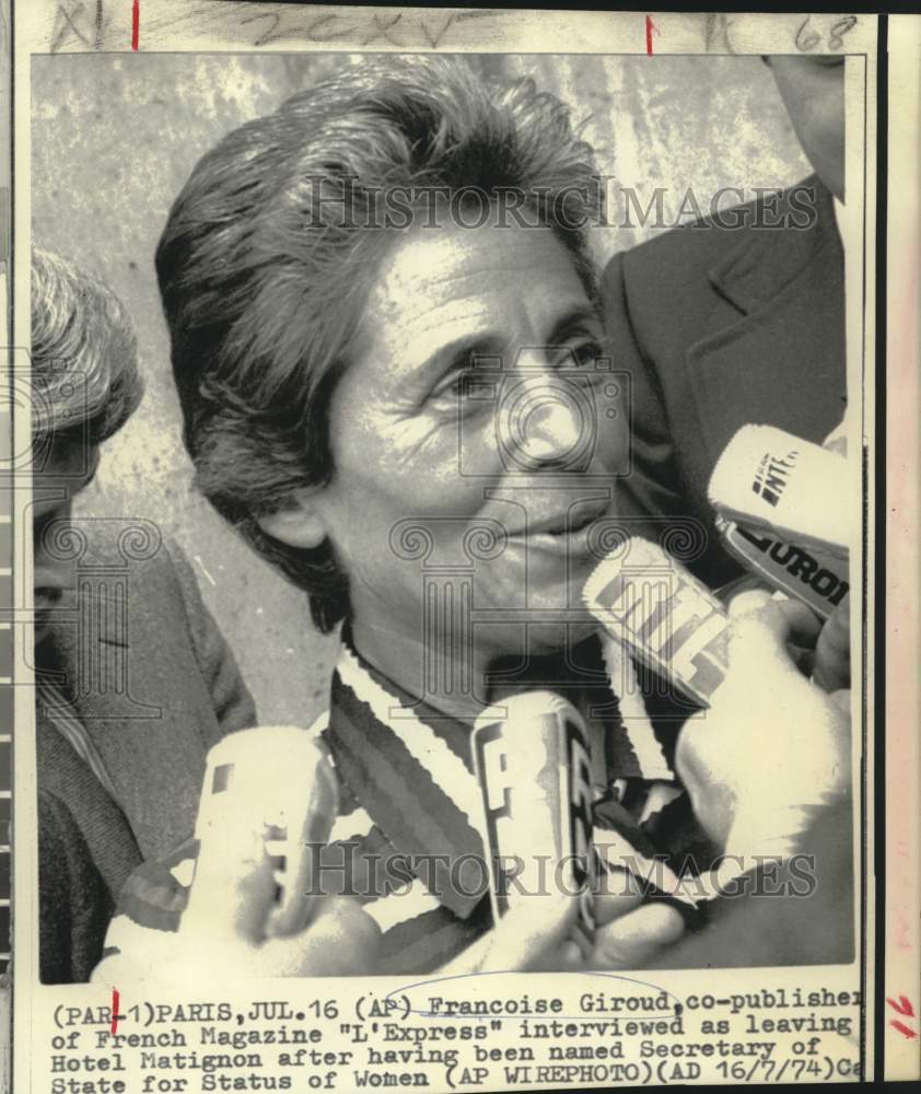 1974 Press Photo Francoise Giroud interviewed at Hotel Matignon in Paris