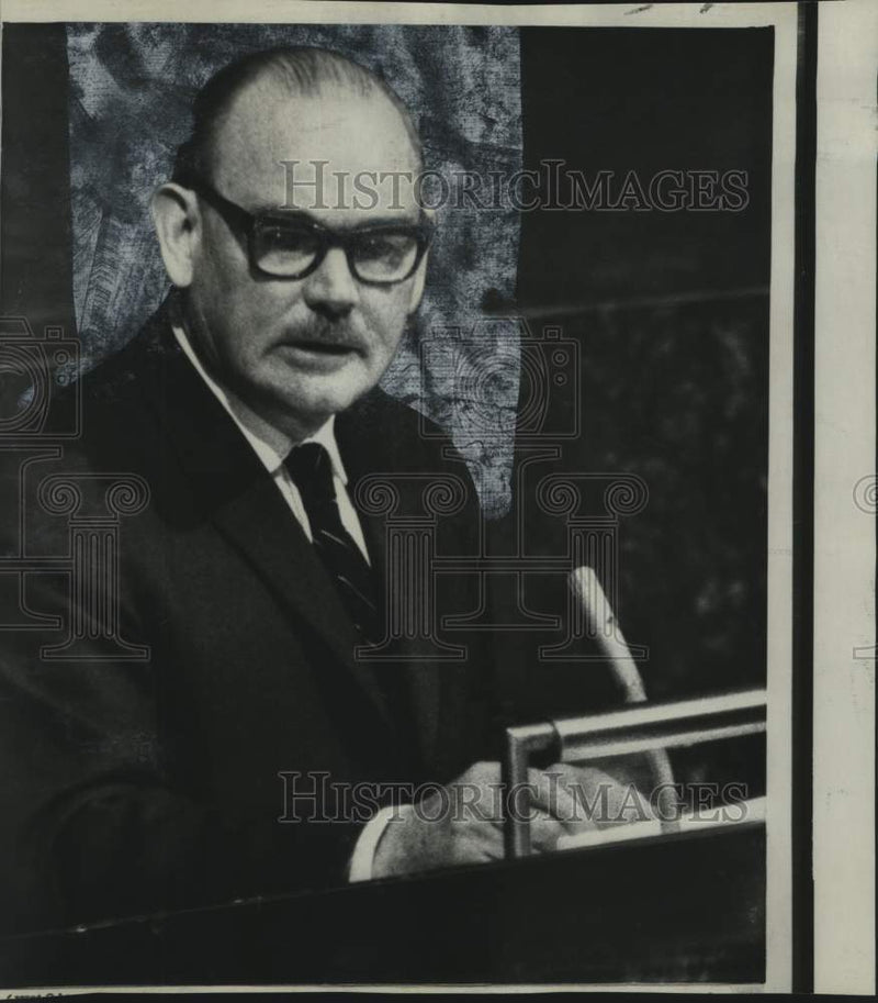 Load image into Gallery viewer, 1967 Press Photo Paul Hasluck, Australian Foreign Minister at United Nations
