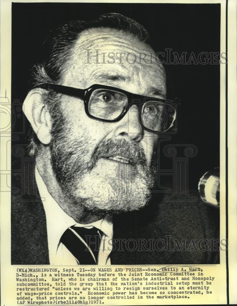 1971 Press Photo Senator Philip Hart testifies at Joint Economic Committee