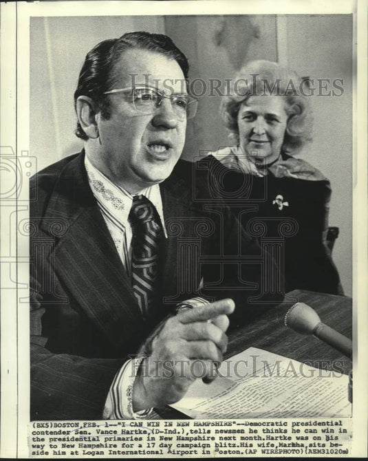 1972 Press Photo Senator & Mrs. Vance Hartke at Boston news conference