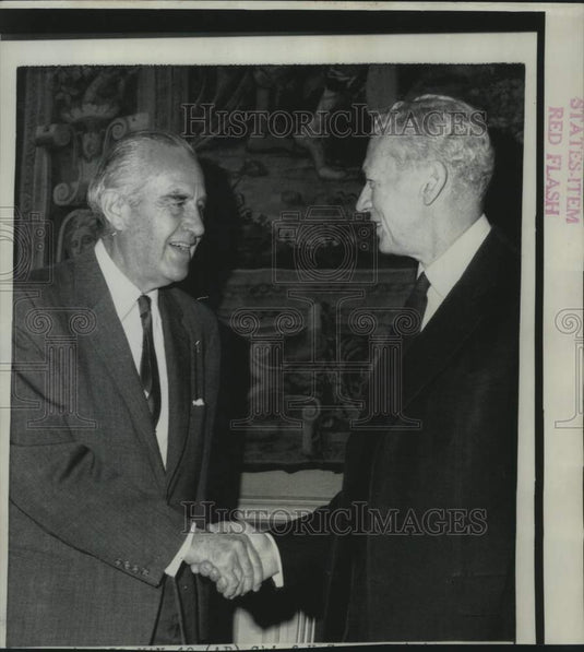 1968 Press Photo Averell Harriman greeted by De Murville on arrival in Paris