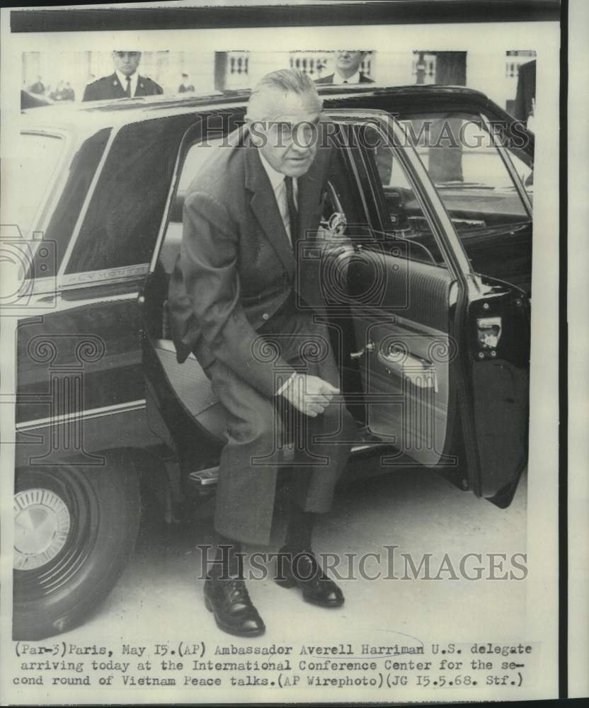 1968 Press Photo Ambassador Harriman arrives at International Conference Center