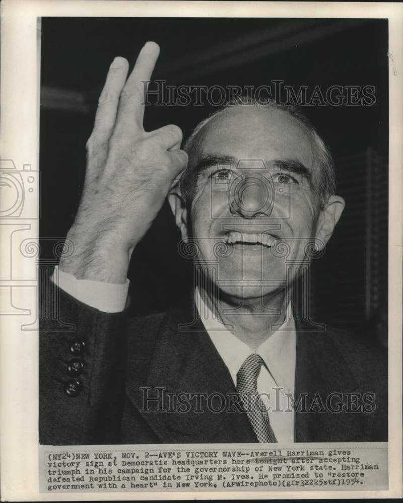 Load image into Gallery viewer, 1954 Press Photo Averell Harriman with victory sign after elected Governor of NY
