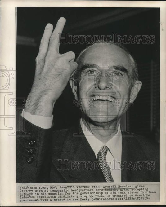 1954 Press Photo Averell Harriman with victory sign after elected Governor of NY