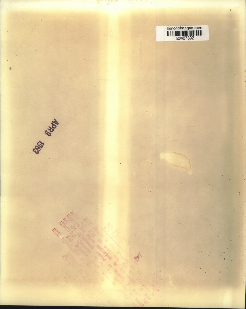 1963 Press Photo Ralph Flores, survivor of plane crash in Canada, with his wife