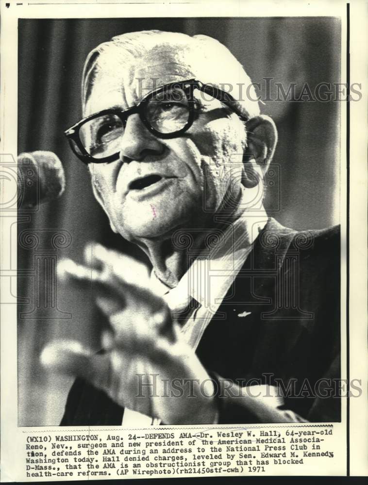 1971 Press Photo Dr. Wesley Hall, President of AMA at Washington Press Club