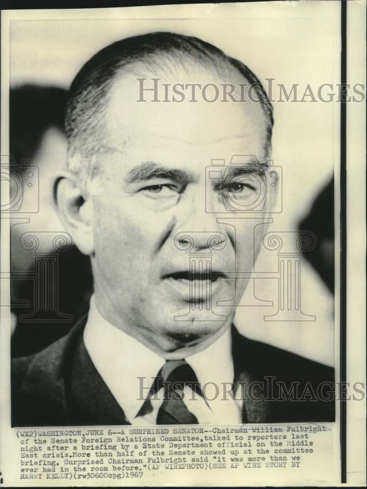 Load image into Gallery viewer, 1967 Press Photo Chairman William Fulbright with reporters in Washington
