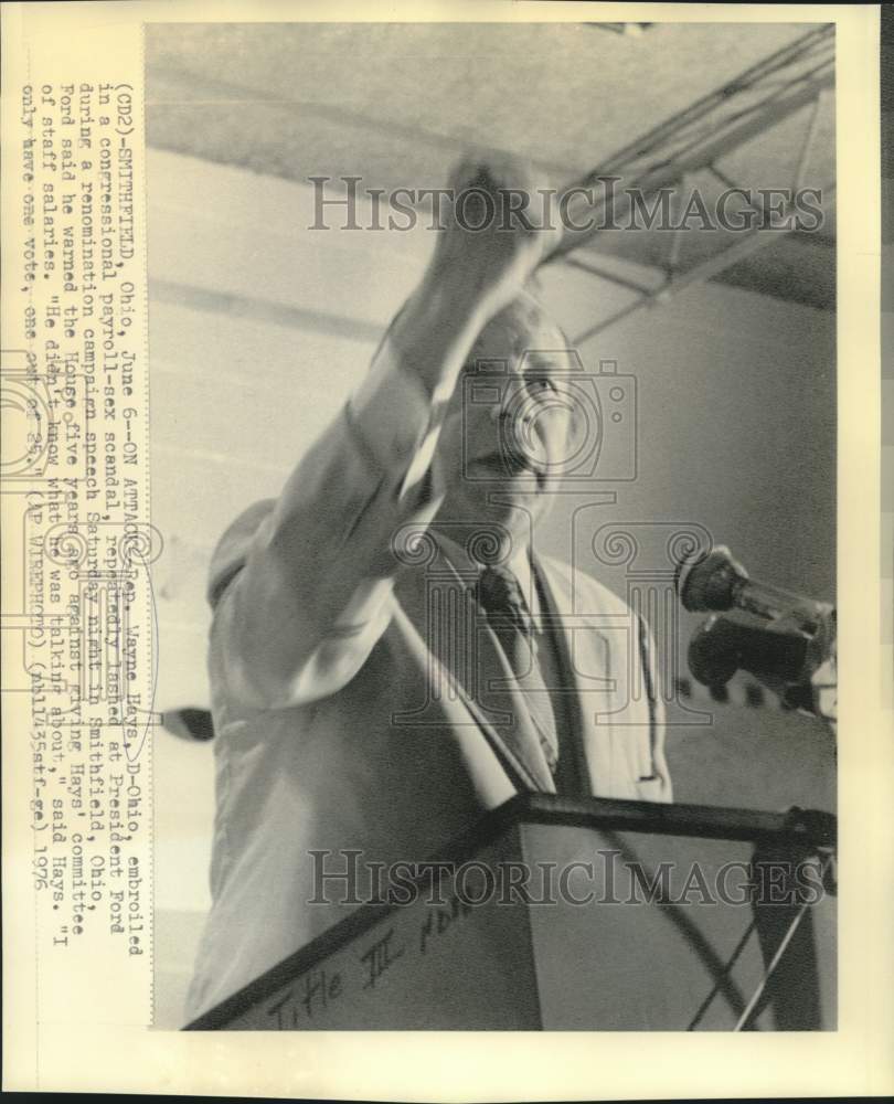 1976 Press Photo Representative Wayne Hays at the podium in Smithfield, Ohio