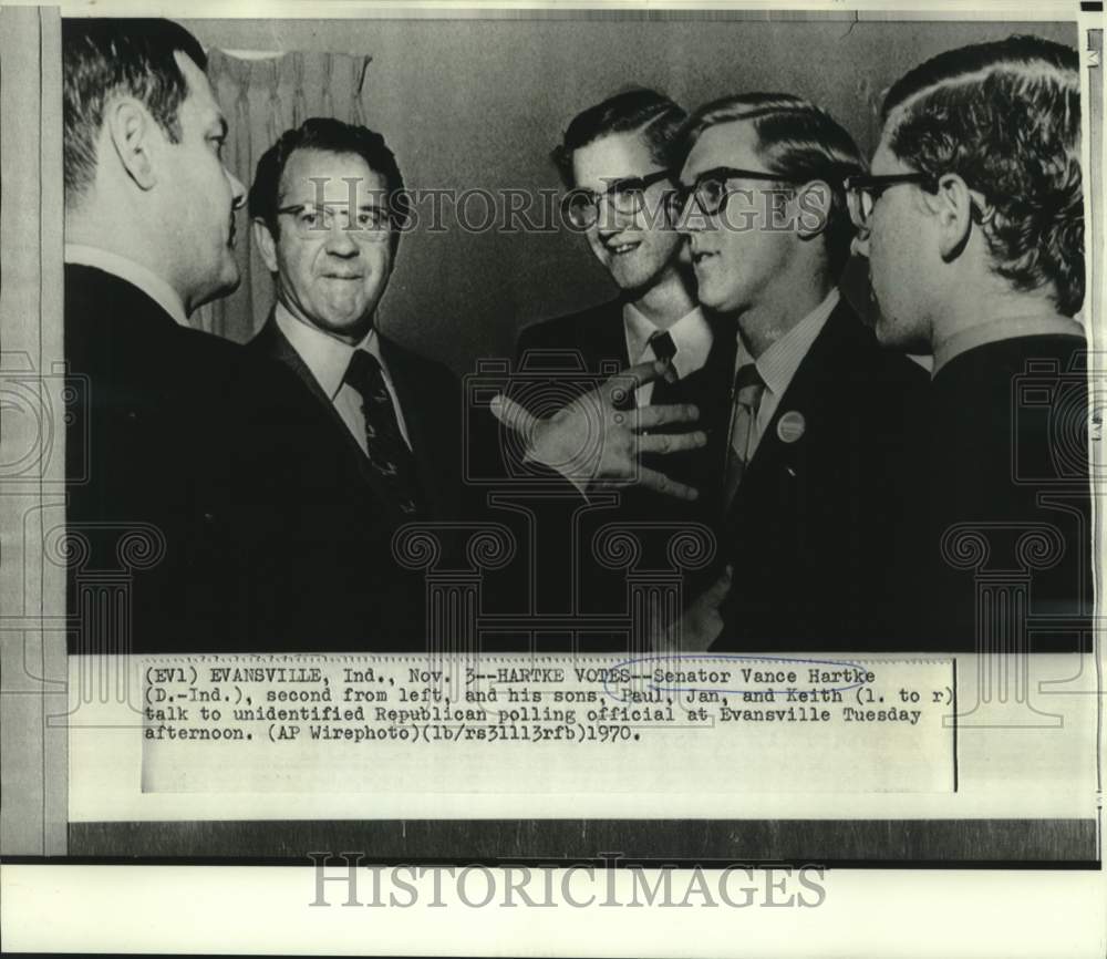 1970 Press Photo Senator Vance Hartke &amp; sons with Indiana polling official