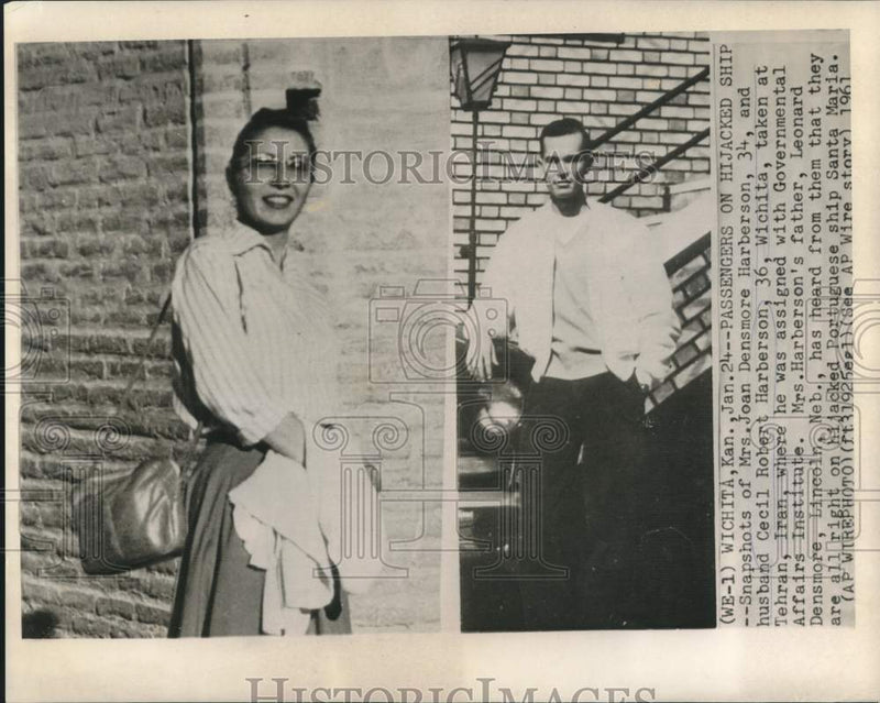 Load image into Gallery viewer, 1961 Press Photo Mr. &amp; Mrs. Cecil Harberson, passengers, of hijacked Santa Maria
